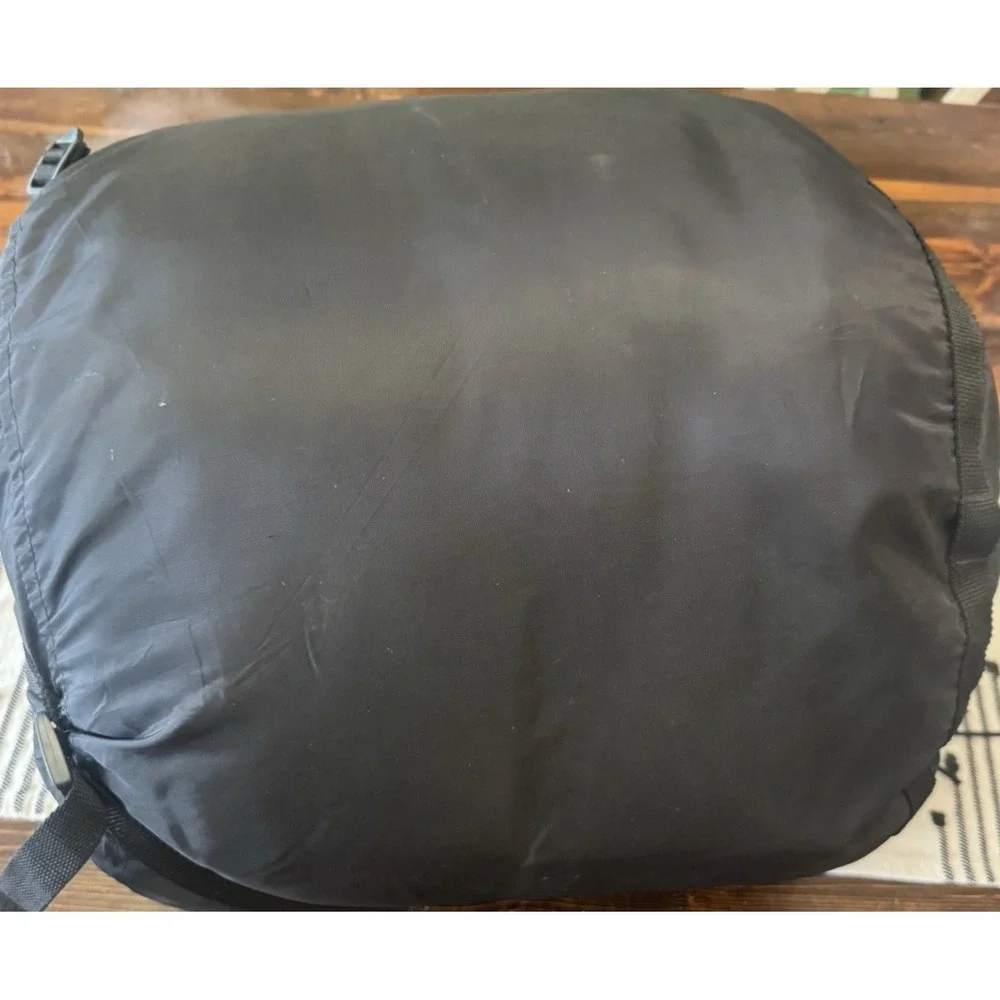 Coleman Rectangle Sleeping Bag 36x80 3.5lbs Hollofil 808 Insulation Camping
